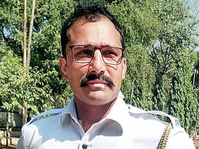 Rammed by truck, constable loses leg