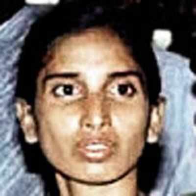 Mobile found in Nalini's prison cell