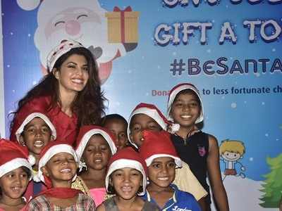 Jacqueline Fernandez celebrates Christmas with underprivileged kids