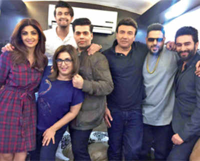 Farah Khan treats her fellow reality show judges Karan Johar, Shilpa Shetty, Anu Malik and Badshah to a post-Holi daawat