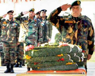 Army chief bids farewell to martyrs