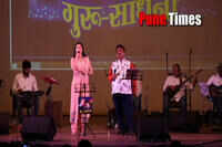 Old hindi duet song presented at event in Pune 