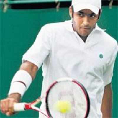 Aisam's Wimbledon dream crushed by Safin in 2nd round
