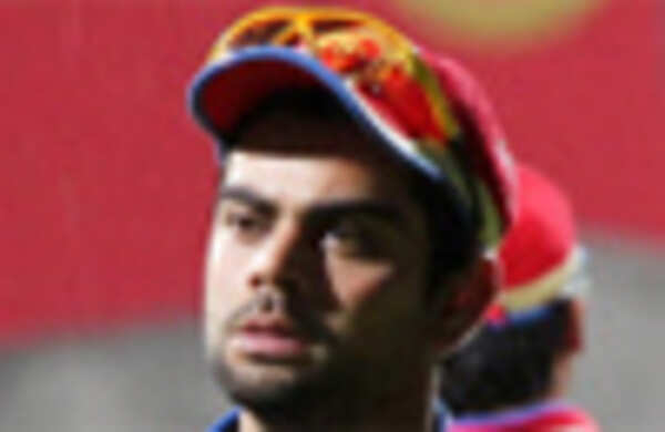 Changing batting order not advisable: Virat