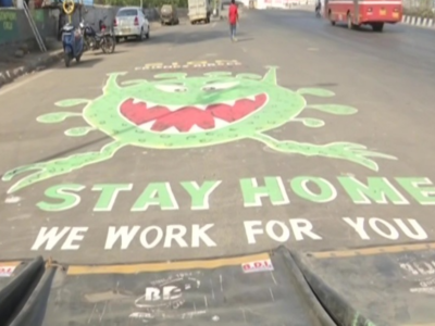 Mumbai artist paints on highway to create awareness regarding COVID-19
