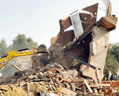 13 killed up house collapse