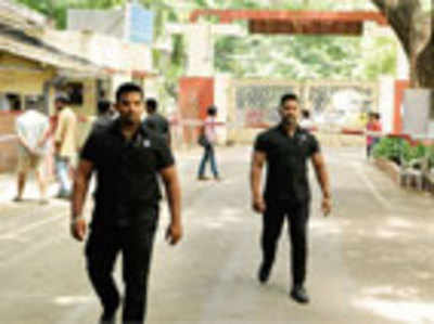 Director and dean differ on bouncers on FTII campus