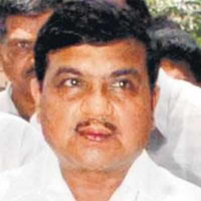 Police chief gets flak from Patil over his reaction to Juhu case