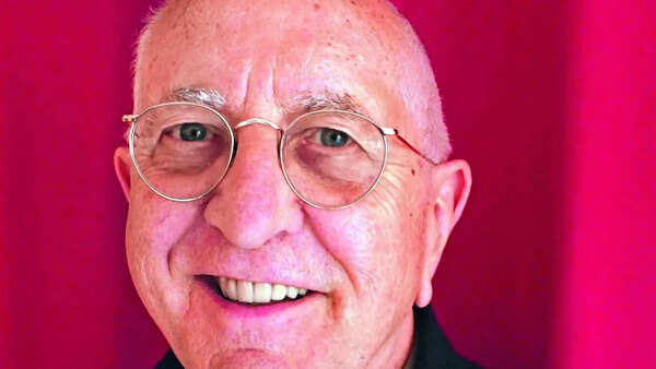 Len Deighton, author of bestselling spy thrillers, passes away at 97