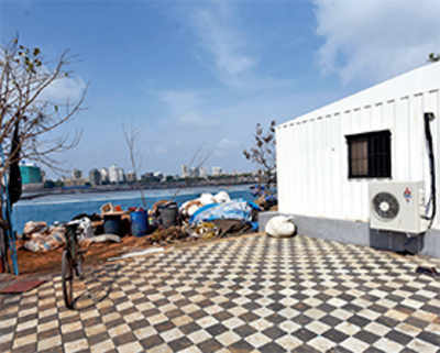 Shivaji project office riles Cuffe fishermen