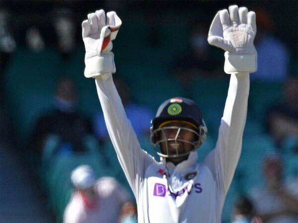 Wicketkeeping should remain a specialist position, says Wriddhiman Saha