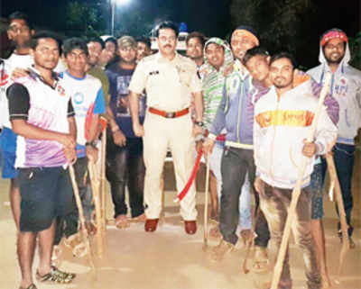 Dombivli villagers form night patrols to keep thieves at bay