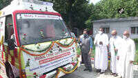 Mukhtar Abbas Naqvi flags off ‘mobile clinic cum ambulance’ in Delhi 