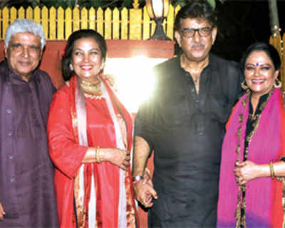 Shabana and Baba Azmi revive Diwali tradition at father Kaifi Azmi's Janki Kutir