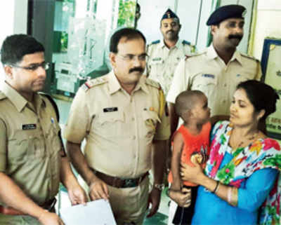 Alert citizen helps police nab child trafficker