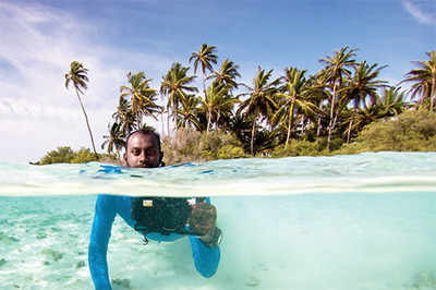 Two Indians lead surf expedition to Lakshadweep Islands