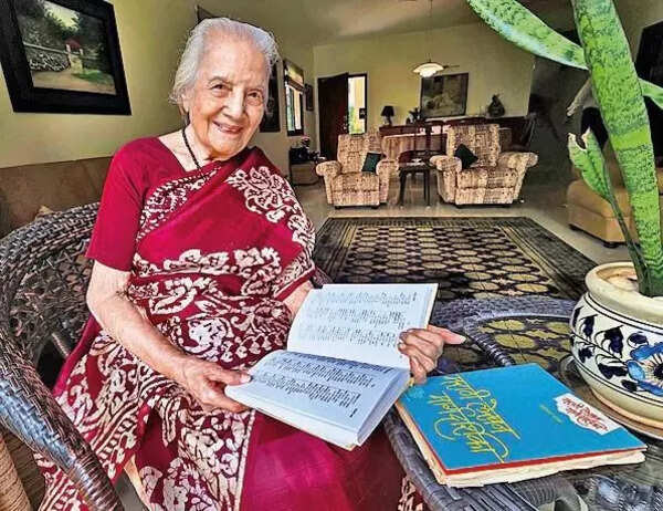 At 100, Marathi grammar guru busts biases, myths and typos