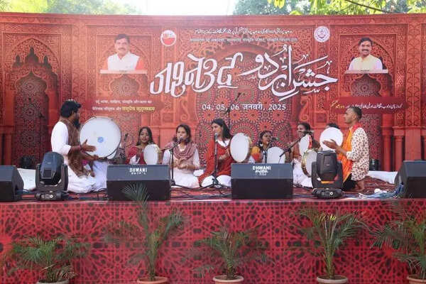 Forgotten verses find a night to be heard as Char Bait returns to Golghar tonight