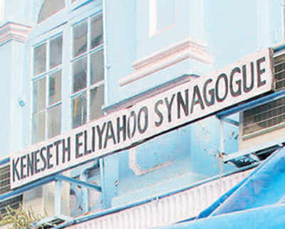130-year-old city synagogue falling apart