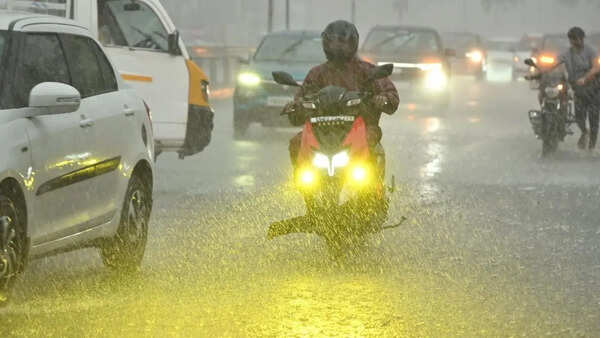 IMD issues heavy rain alert for several Tamil Nadu districts over the next few days