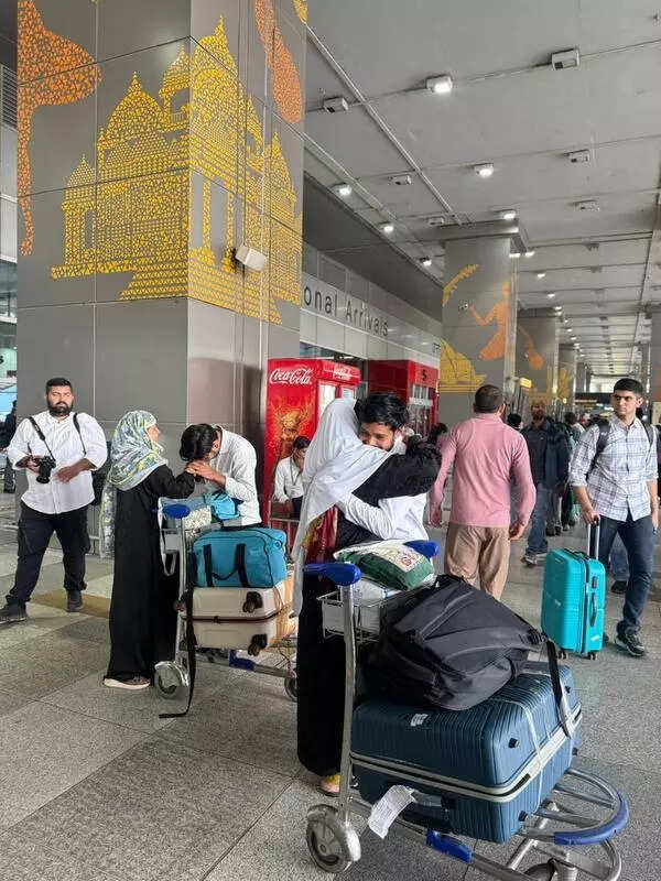 Indian med students hail Iranian bus driver’s role in escape via Armenia