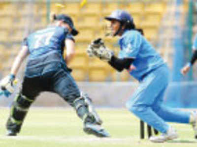 NZ beat India, level series