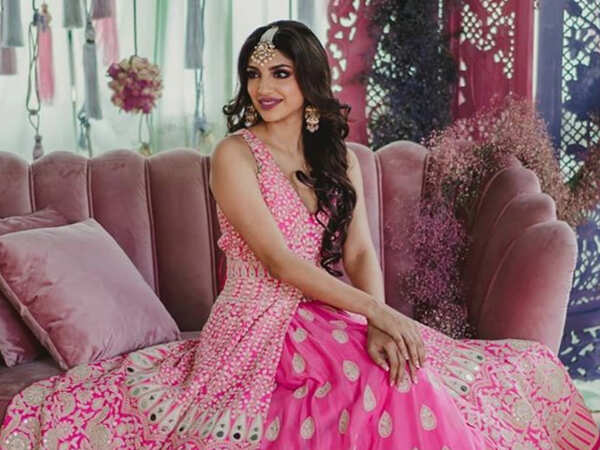 We wanted to do a grand lehenga look for Miheeka Bajaj's mehendi, says designer Arpita Mehta