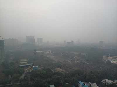 Weather Update: Rains in Mumbai-Thane even as smog engulfs city amid worsening air quality