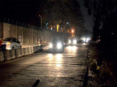 No light at the end of the tunnel on Suranjan Das Road