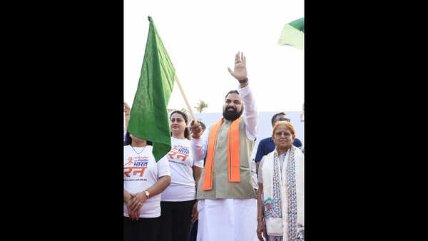 CM flags off ‘Nari Shakti for Viksit Bharat Run’ in city