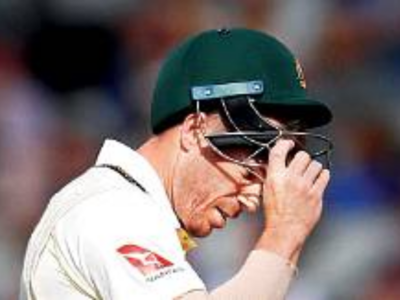 Stuart Broad dismisses David Warner; Steve Smith comes to the rescue