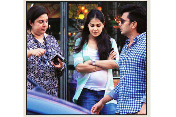 Genelia spotted with a baby bump?