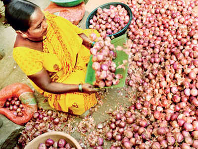 Income Tax officials inspect stocks of onion traders in state