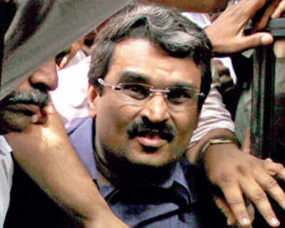 Jignesh Shah kin faces insider trading charge
