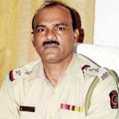 Cop creates panic in his own thana; now faces music