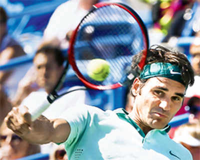 Federer wins milestone 300th Masters match
