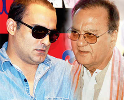 Akshaye Khanna to play Sunil Dutt in Rajkumar Hirani's Sanjay Dutt biopic