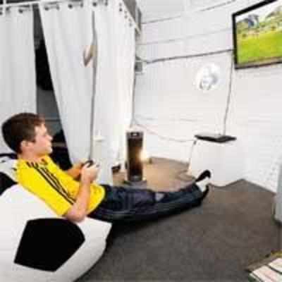 Aussie man lives, sleeps World Cup in giant ball