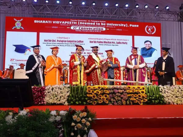 Minister lauds transformation of medical edu, Sudha Murty inspires graduates at Bharati Vidyapeeth convocation