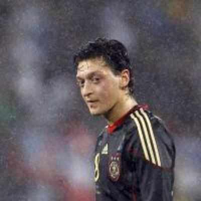 Ozil key player for Real Madrid, says Mourinho