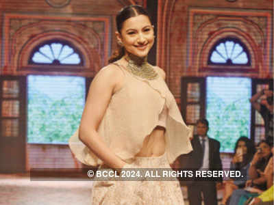 From the sets: Not even an injury could stop Gauahar Khan from dancing