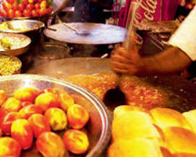 ‘Vada pav and pav bhaji stalls should remain open all night’