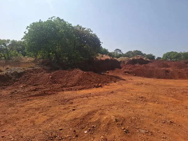 Mines & Geology dept suspends laterite mining on govt land in Belagundi