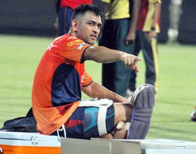 Dhoni removed as Pune captain, Smith to take over