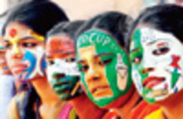 Cricket fever to bowl out B-wood, TV