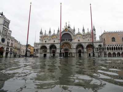 Venice under water as complex dam system fails to activate