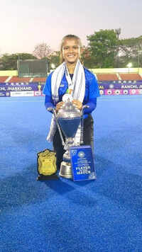 Support pours for MP teen who nursed hockey dream on broken stick