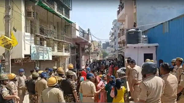 Noida Protest News Live Updates: Over 350 people arrested for spreading rumours, misusing social media; Noida DM announces wage hike measures, appeals for peace