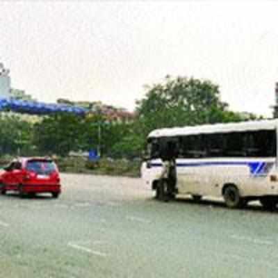 Private vehicles continue to pose problem on the flyovers