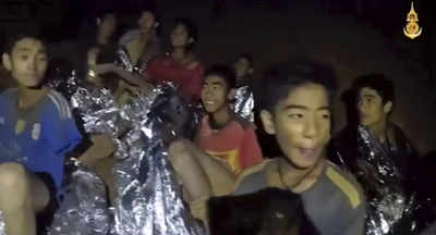 Thailand: Four more boys brought out of cave on second day of rescue